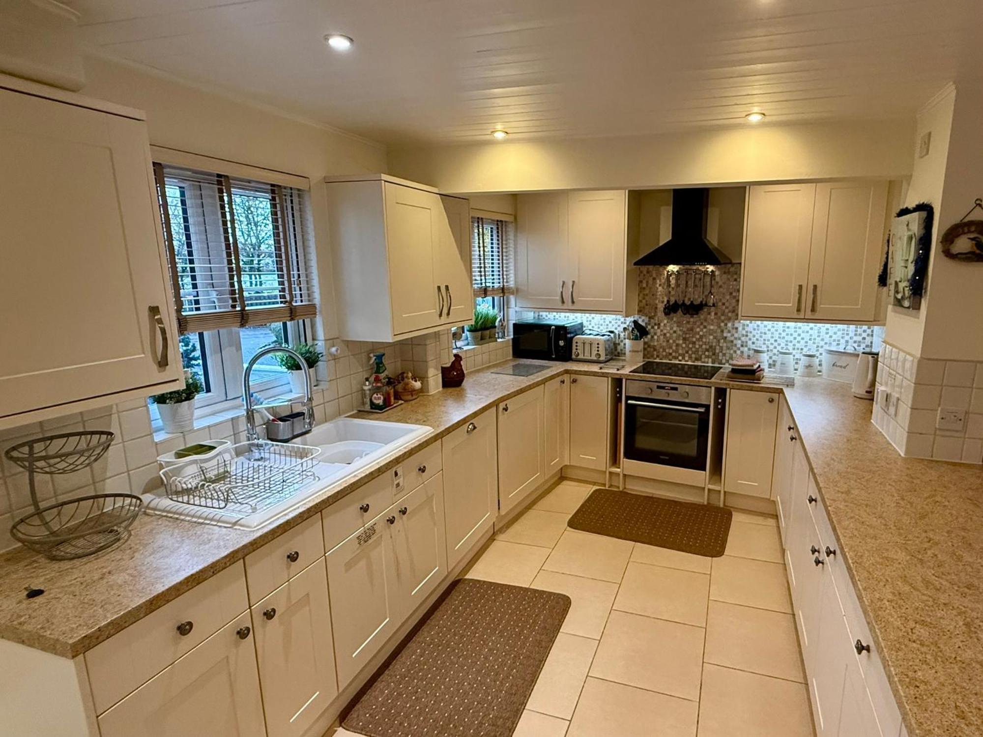 Luxury Kingfisher Lodge, Isis Lake, Within The Cotswold Waterpark Cirencester Exterior photo
