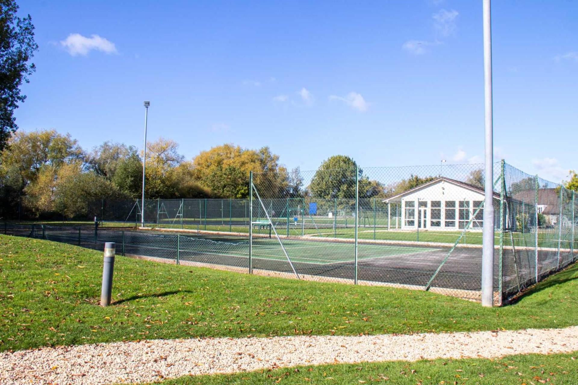 Luxury Kingfisher Lodge, Isis Lake, Within The Cotswold Waterpark Cirencester Exterior photo