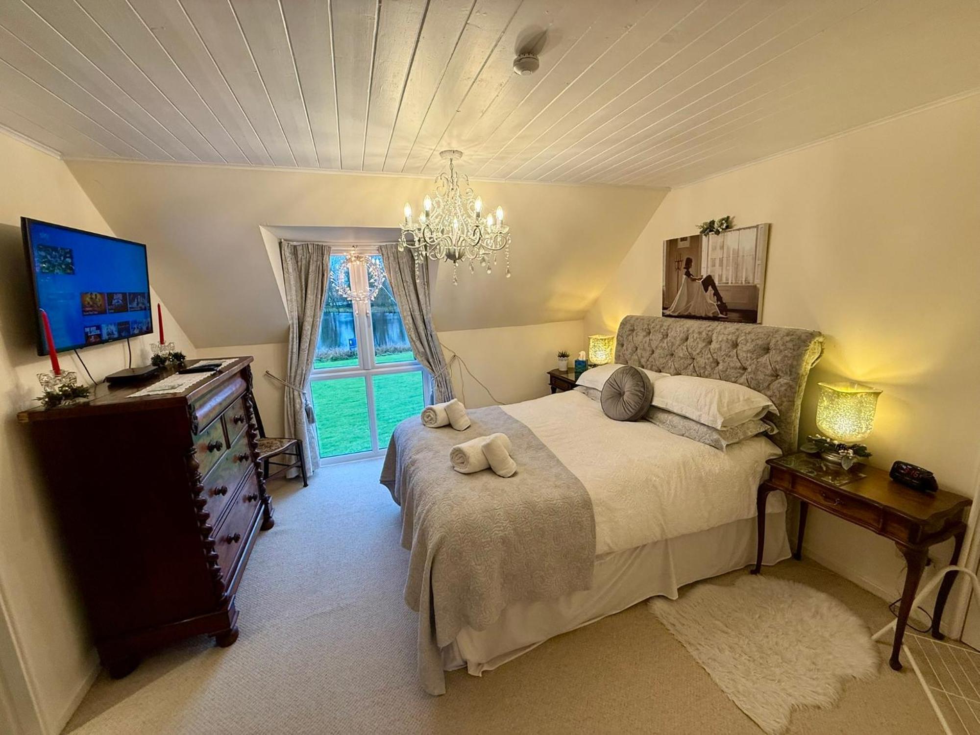 Luxury Kingfisher Lodge, Isis Lake, Within The Cotswold Waterpark Cirencester Exterior photo
